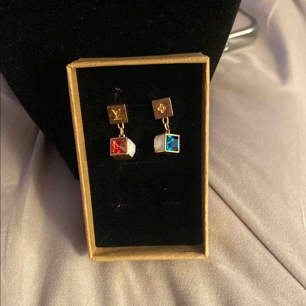 Elegant  Cube Earrings